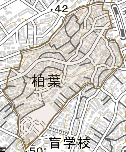 柏葉とその周辺の地図。町の範囲を重ねている
