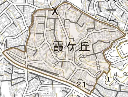 霞ケ丘とその周辺の地図。町の範囲を重ねている