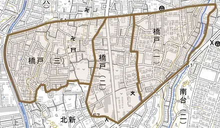 橋戸とその周辺の地図。町の範囲を重ねている