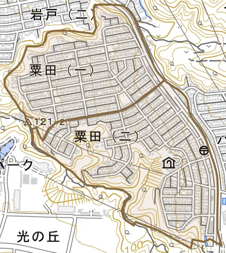 粟田とその周辺の地図。町の範囲を重ねている