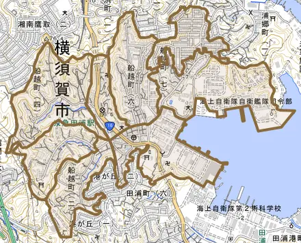 船越町とその周辺の地図。町の範囲を重ねている