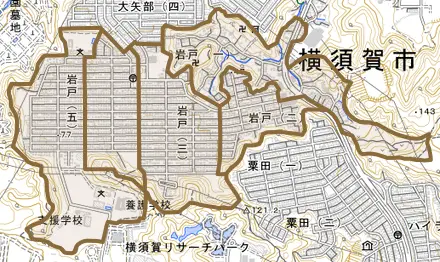 岩戸とその周辺の地図。町の範囲を重ねている