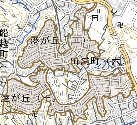 港が丘とその周辺の地図。町の範囲を重ねている