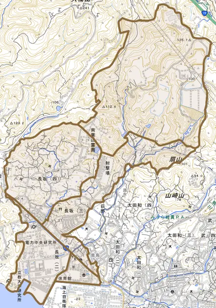 長坂とその周辺の地図。町の範囲を重ねている