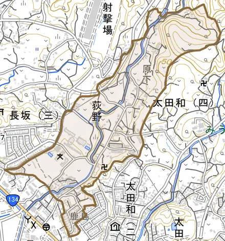 荻野とその周辺の地図。町の範囲を重ねている