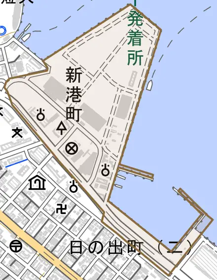 新港町とその周辺の地図。町の範囲を重ねている