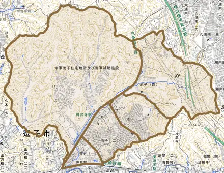 池子とその周辺の地図。町の範囲を重ねている