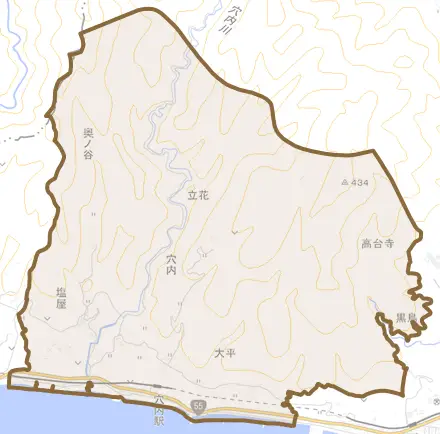 穴内とその周辺の地図。町の範囲を重ねている