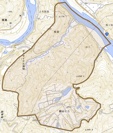 柱谷とその周辺の地図。町の範囲を重ねている