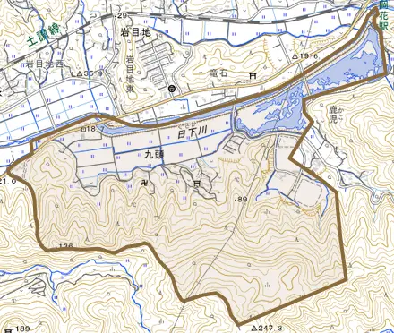 九頭とその周辺の地図。町の範囲を重ねている