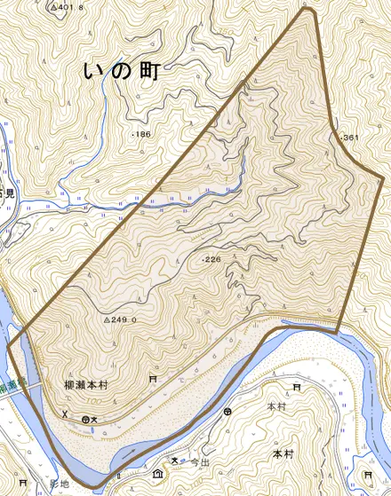 柳瀬本村とその周辺の地図。町の範囲を重ねている