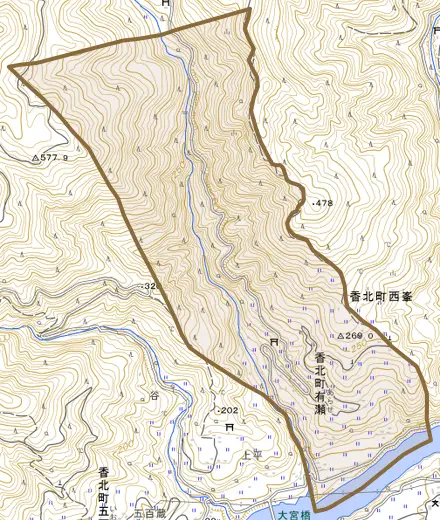 香北町有瀬とその周辺の地図。町の範囲を重ねている