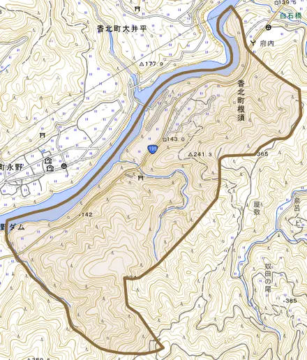 香北町根須とその周辺の地図。町の範囲を重ねている