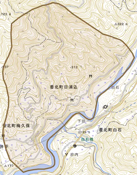 香北町梅久保とその周辺の地図。町の範囲を重ねている