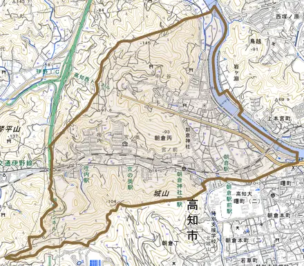 朝倉丙とその周辺の地図。町の範囲を重ねている