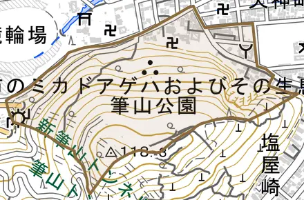 筆山町とその周辺の地図。町の範囲を重ねている