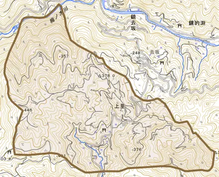 上里とその周辺の地図。町の範囲を重ねている