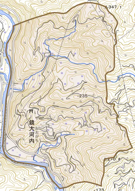 鏡大河内とその周辺の地図。町の範囲を重ねている