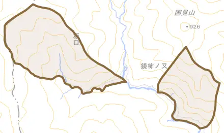 鏡敷ノ山とその周辺の地図。町の範囲を重ねている