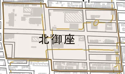 北御座とその周辺の地図。町の範囲を重ねている