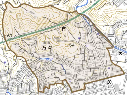 万々とその周辺の地図。町の範囲を重ねている