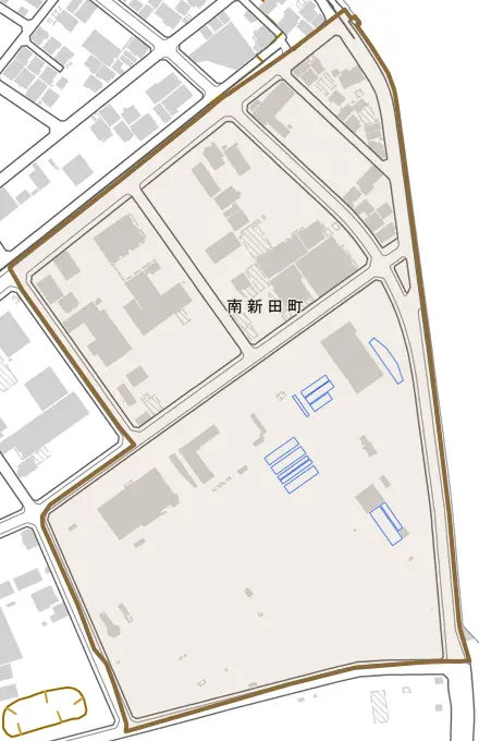 南新田町とその周辺の地図。町の範囲を重ねている