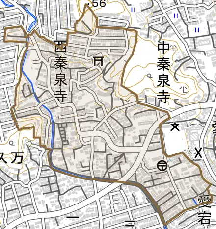 西秦泉寺とその周辺の地図。町の範囲を重ねている