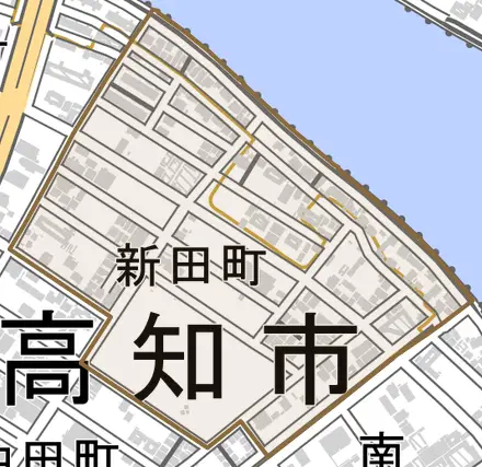 新田町とその周辺の地図。町の範囲を重ねている