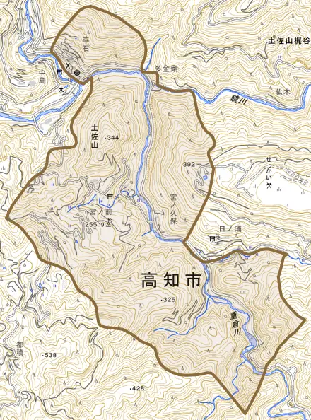土佐山とその周辺の地図。町の範囲を重ねている
