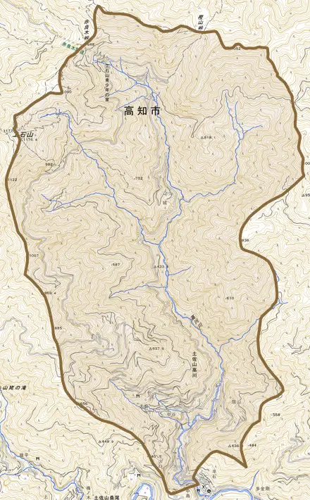 土佐山高川とその周辺の地図。町の範囲を重ねている