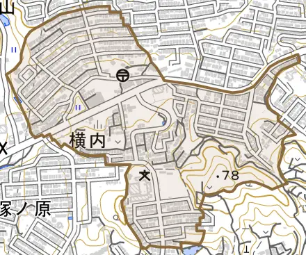 横内とその周辺の地図。町の範囲を重ねている