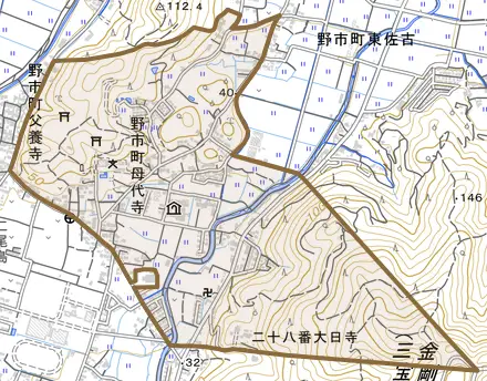 野市町母代寺とその周辺の地図。町の範囲を重ねている