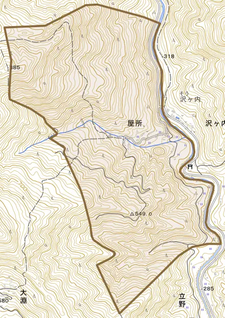屋所とその周辺の地図。町の範囲を重ねている