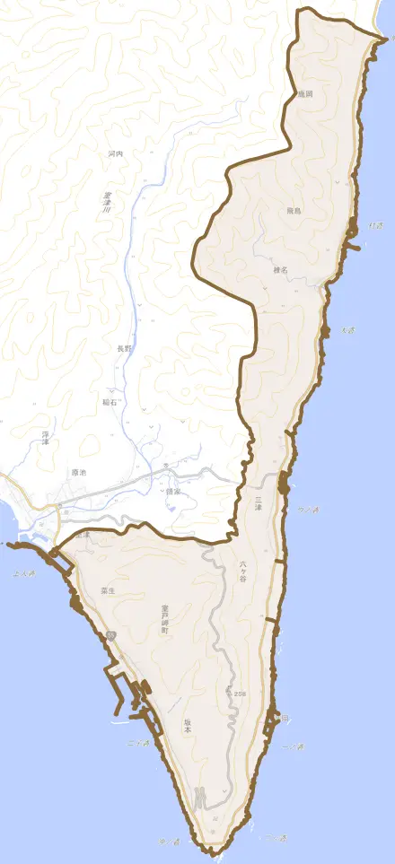 室戸岬町とその周辺の地図。町の範囲を重ねている