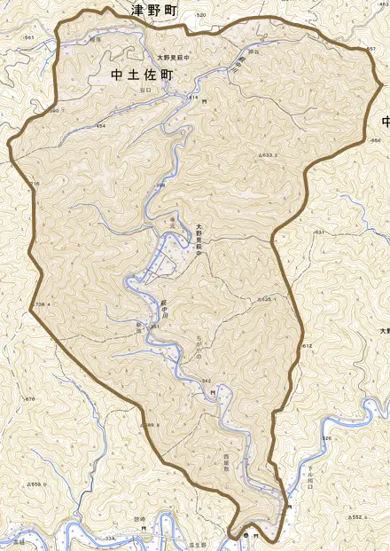 大野見萩中とその周辺の地図。町の範囲を重ねている