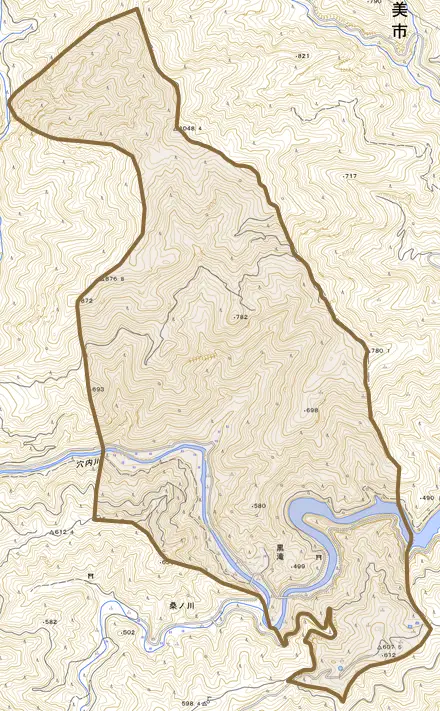 黒滝とその周辺の地図。町の範囲を重ねている