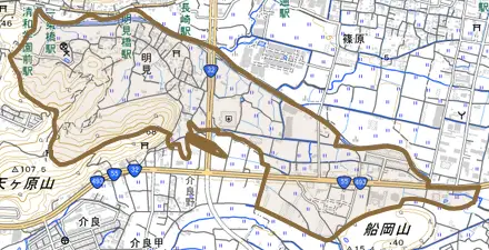 明見とその周辺の地図。町の範囲を重ねている