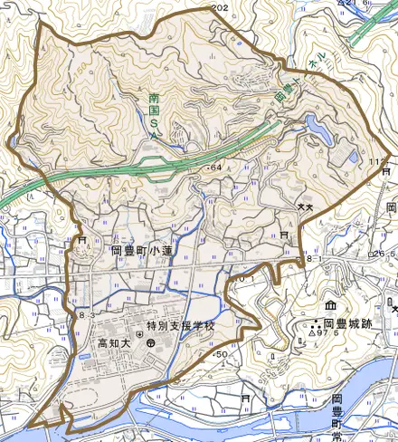 岡豊町小蓮とその周辺の地図。町の範囲を重ねている