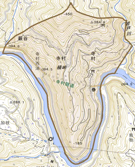 寺村とその周辺の地図。町の範囲を重ねている