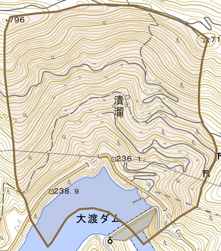 潰溜とその周辺の地図。町の範囲を重ねている