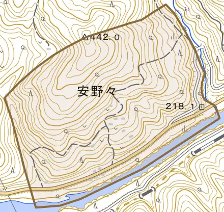 安野々とその周辺の地図。町の範囲を重ねている