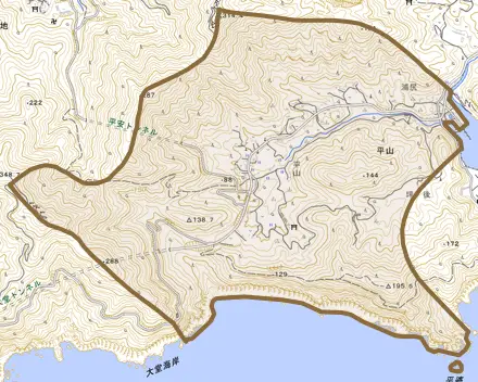 大字平山とその周辺の地図。町の範囲を重ねている