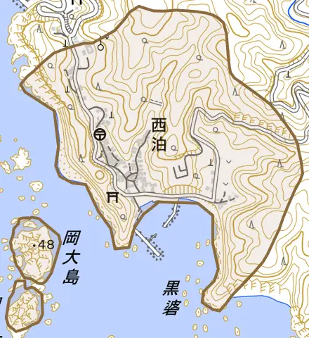 大字西泊とその周辺の地図。町の範囲を重ねている