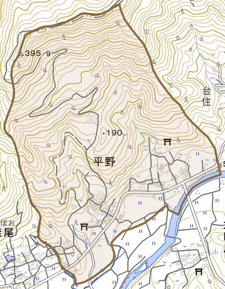 平野とその周辺の地図。町の範囲を重ねている