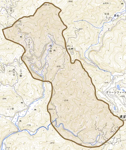 四ツ白とその周辺の地図。町の範囲を重ねている