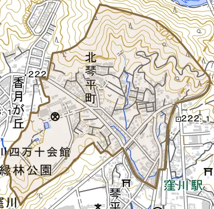 北琴平町とその周辺の地図。町の範囲を重ねている