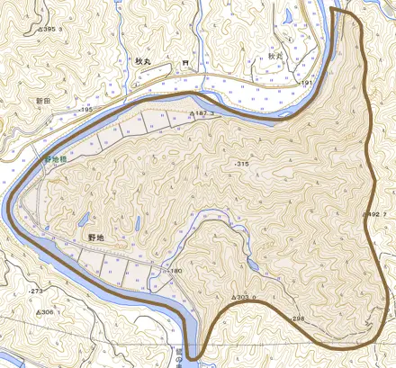 野地とその周辺の地図。町の範囲を重ねている