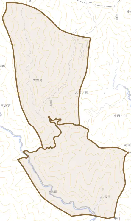 古尾とその周辺の地図。町の範囲を重ねている