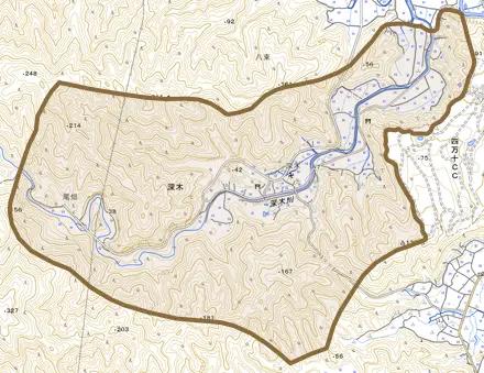 深木とその周辺の地図。町の範囲を重ねている