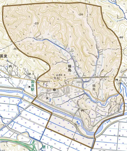 楠島とその周辺の地図。町の範囲を重ねている